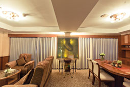 Rooms & Suites